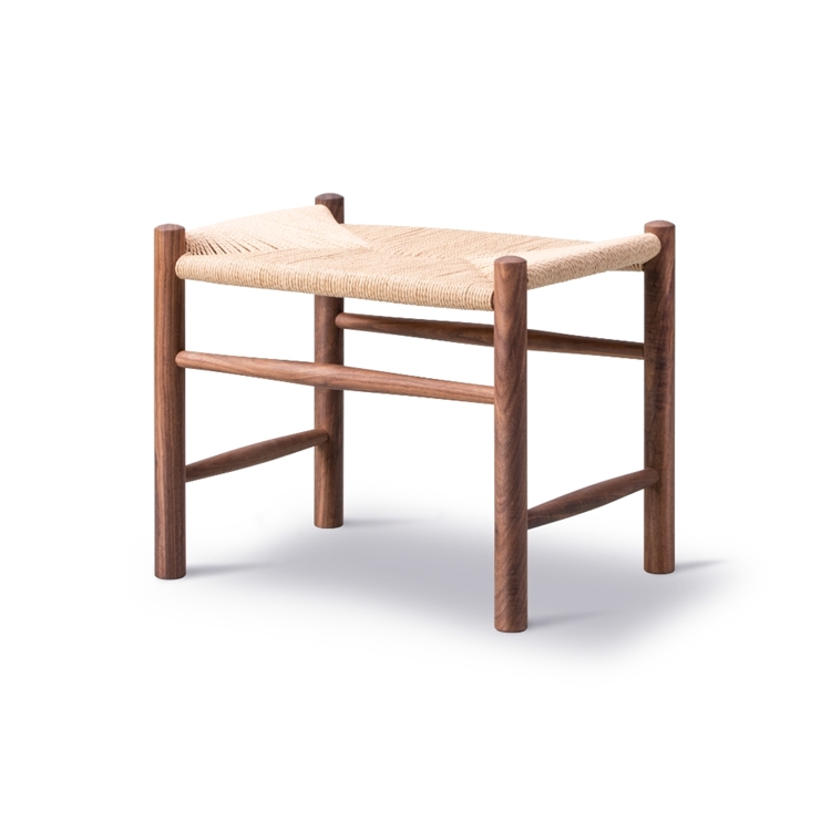 Fredericia Furniture Wegner J16 Taburet - Olieret Valnød / Naturflet