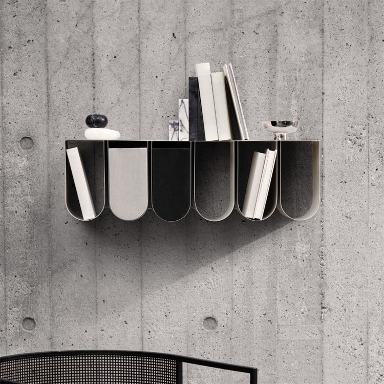 Kristina Dam Studio Curved Wall Shelf, Beige - brugt til opbevaring