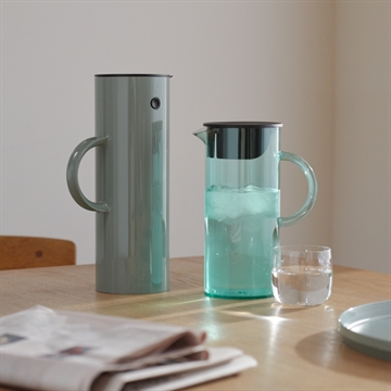 Stelton EM77 Kande m. Låg 1,5 l. - Dusty Green Miljø