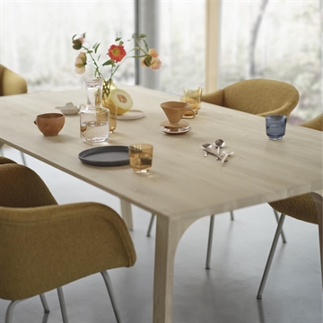 Muuto Earnest Extendable Table 205 x 100 - Oiled Oak set i en spisebordssetting